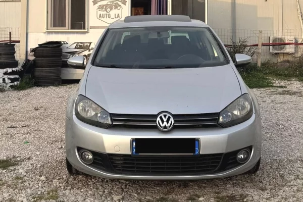 Makina ne shitje ne Tirane - 4,700 Euro