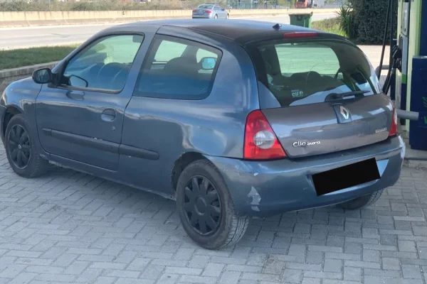 Makina ne shitje ne Tirane - 1,200 Euro