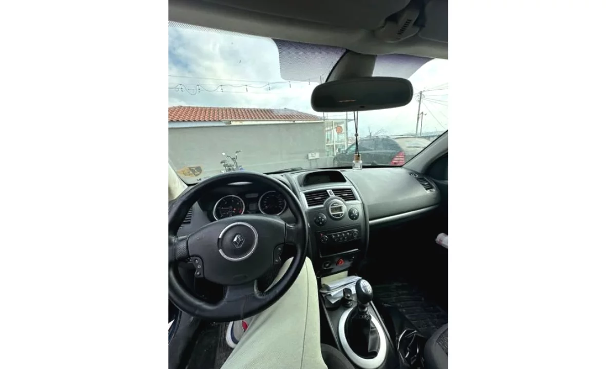 Makina ne shitje ne Tirane, Renault, 2007 Diesel,Kambio Manual Pagesa 2,900  Euro.