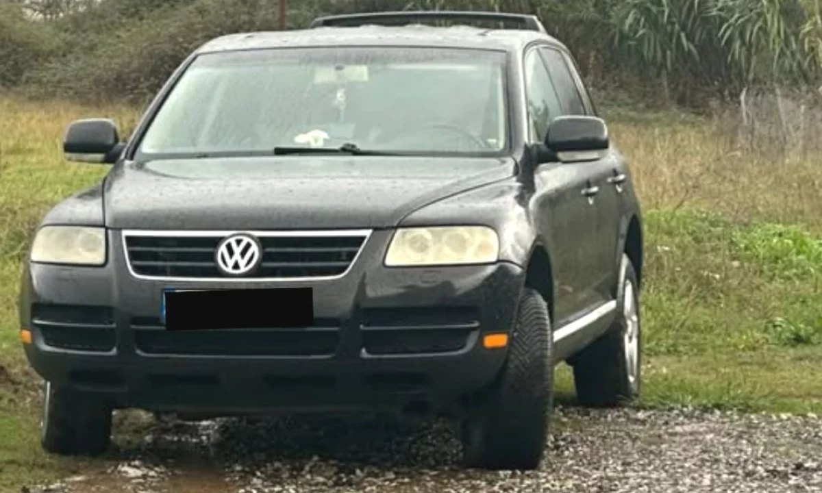 Makina ne shitje ne Tirane, Volkswagen, 2005 Diesel,Kambio Automatik Pagesa 4,500  Euro.
