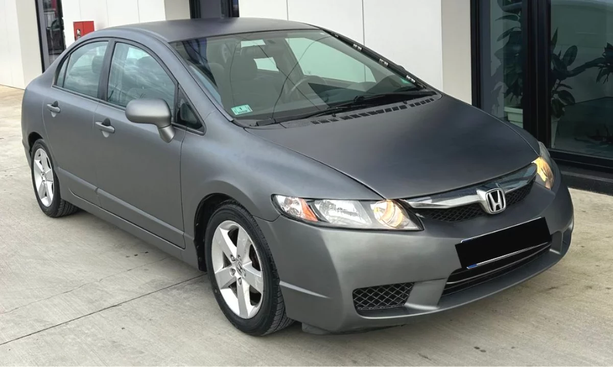 Makina ne shitje ne Tirane, Honda, 2010 gasoline-gas,Kambio Automatik Pagesa 4,300  Euro.