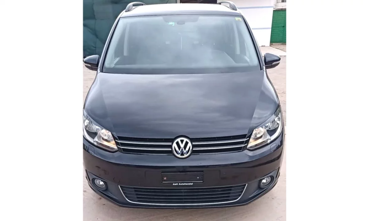 Makina ne shitje ne Tirane, Volkswagen, 2013 Diesel,Kambio Automatik Pagesa 8,900  Euro.