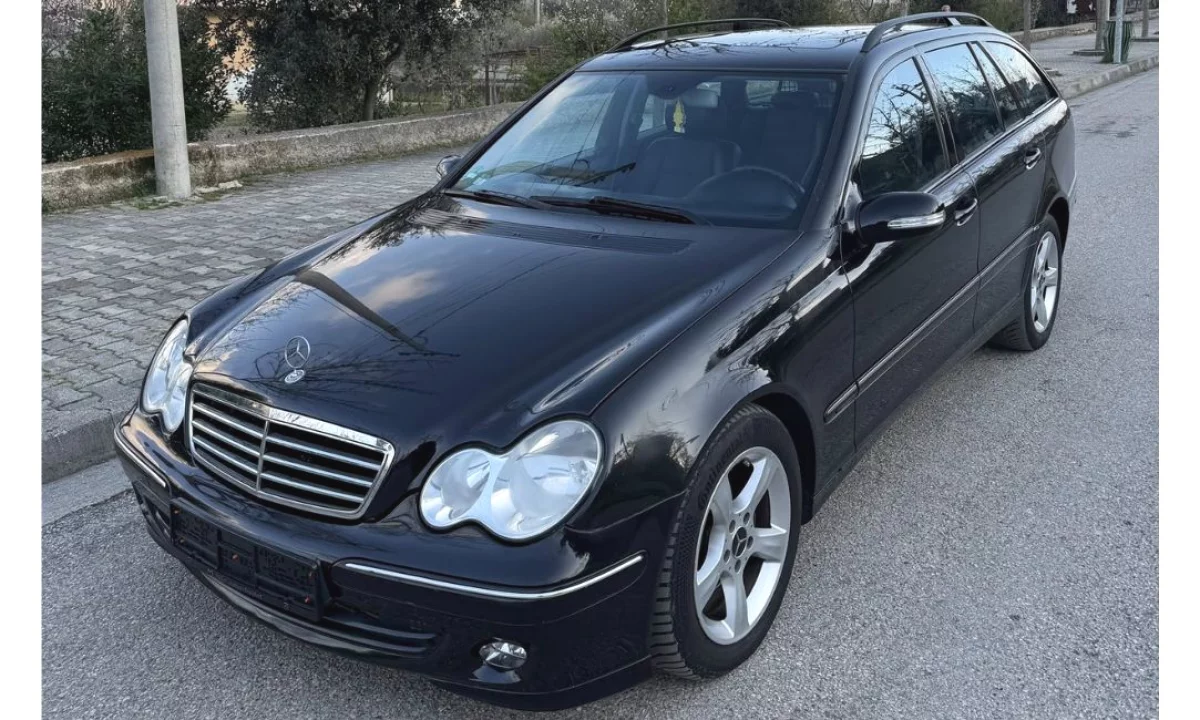 Makina ne shitje ne Tirane, Mercedes-Benz, 2006 Diesel,Kambio Automatik Pagesa 4,200  Euro.