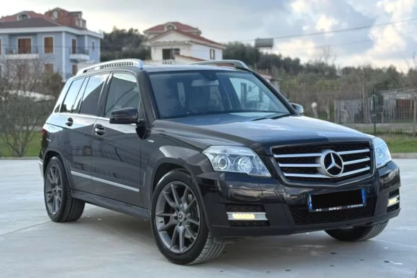 Makina ne shitje ne Tirane, Mercedes-Benz, 2008 Diesel,Kambio Automatik Pagesa 8,300  Euro.