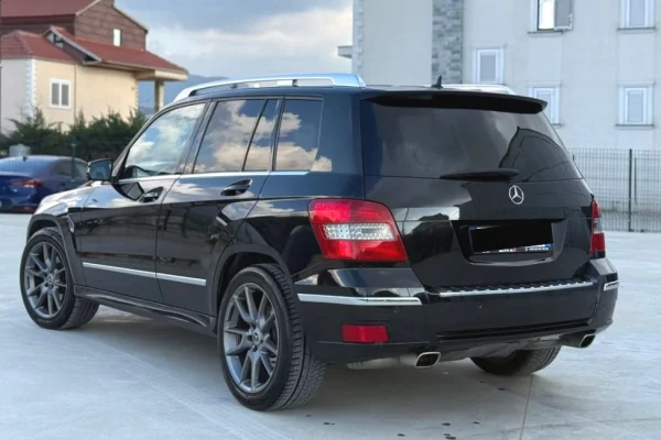 Makina ne shitje ne Tirane, Mercedes-Benz, 2008 Diesel,Kambio Automatik Pagesa 8,300  Euro.
