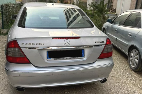 Makina ne shitje ne Tirane - 5,900 Euro