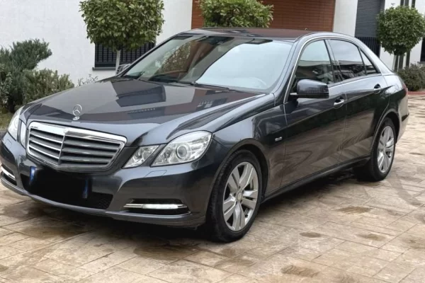 Makina ne shitje ne Tirane - 9,000 Euro