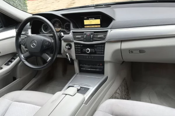 Makina ne shitje ne Tirane - 9,000 Euro