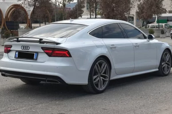Makina ne shitje ne Tirane, Audi, 2015 Diesel,Kambio Automatik Pagesa 15,999  Euro.