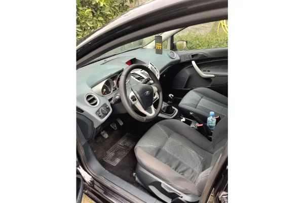 Makina ne shitje ne Tirane, Ford, 2008 Diesel,Kambio Automatik Pagesa 3,500  Euro.