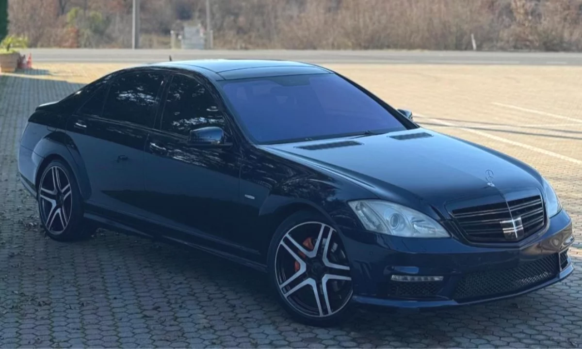 Makina ne shitje ne Tirane, Mercedes-Benz, 2007 Diesel,Kambio Automatik Pagesa 6,999  Euro.