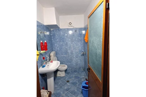 Shtepi me qera Apartament ne Tirane, Garsoniere, Mobilimi E mobiluar, Pagesa 300  Euro.