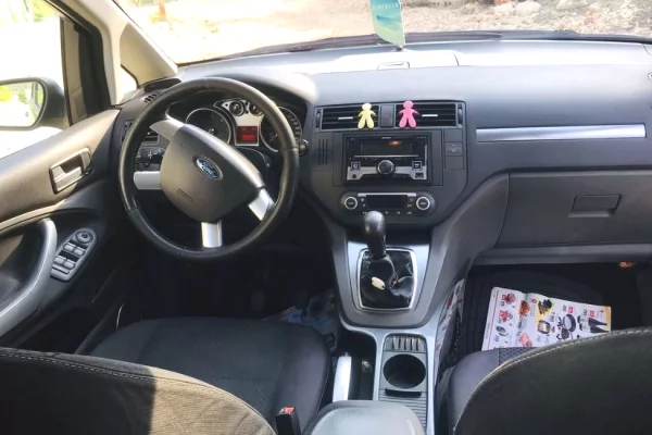 Makina ne shitje ne Tirane - 2,800 Euro