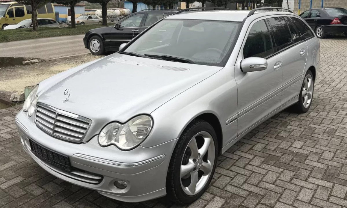 Makina ne shitje ne Tirane, Mercedes-Benz, 2007 Diesel,Kambio Automatik Pagesa 4,000  Euro.