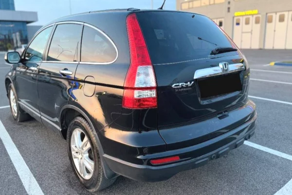 Makina ne shitje ne Tirane - 8,800 Euro