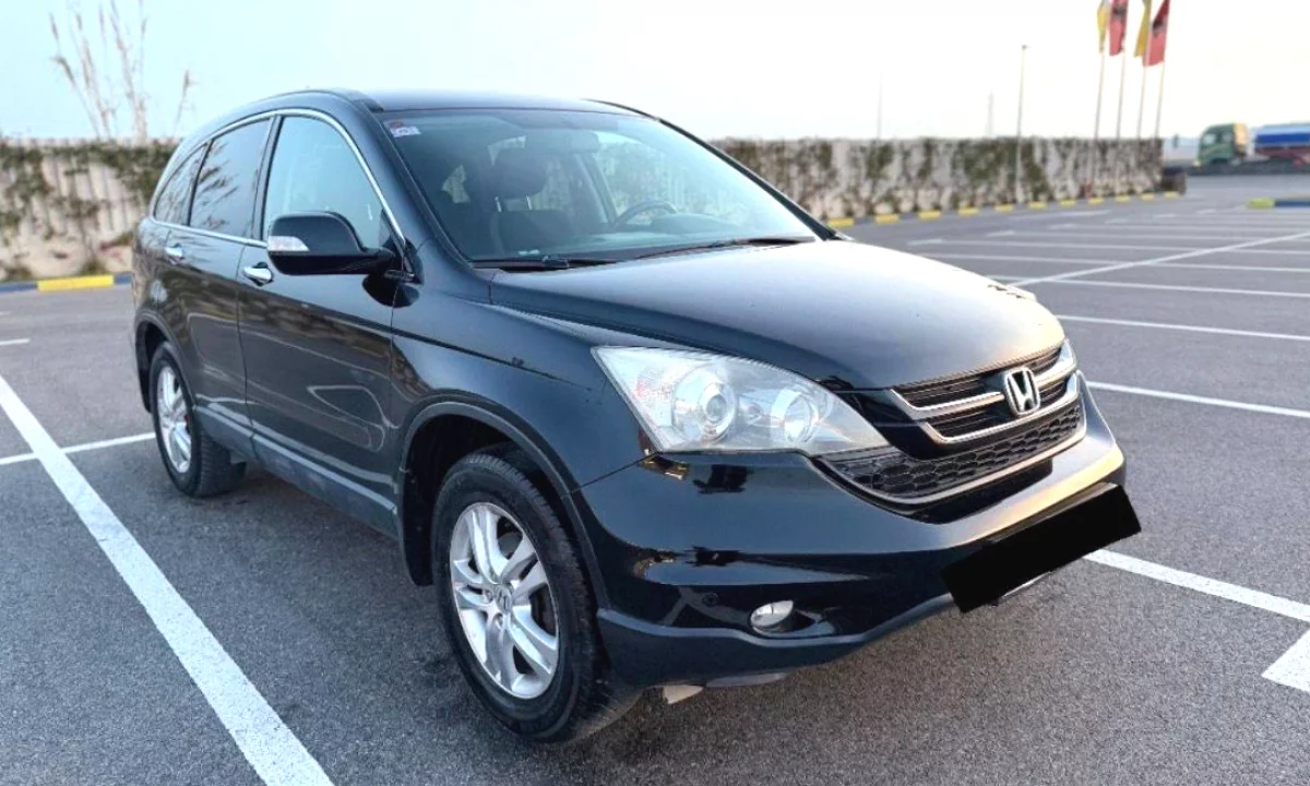 Makina ne shitje ne Tirane, Honda, 2012 Diesel,Kambio Automatik Pagesa 8,800  Euro.