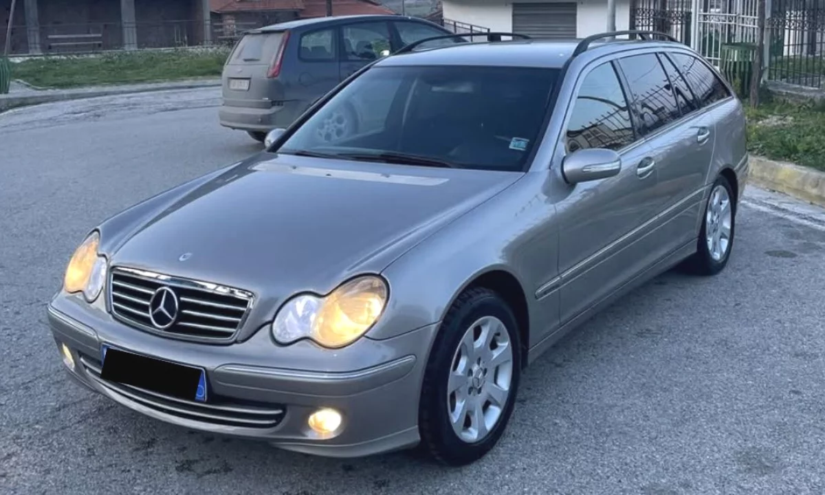 Makina ne shitje ne Tirane, Mercedes-Benz, 2005 Diesel,Kambio Automatik Pagesa 3,800  Euro.