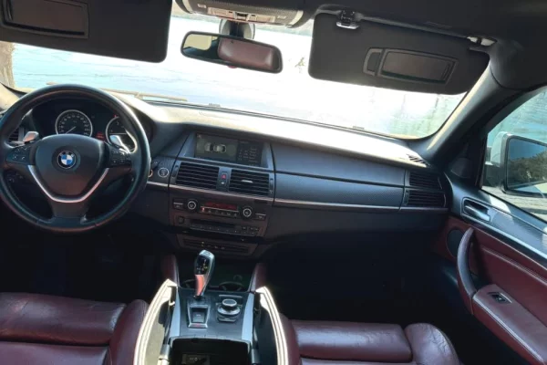 Makina ne shitje ne Tirane - 10,500 Euro