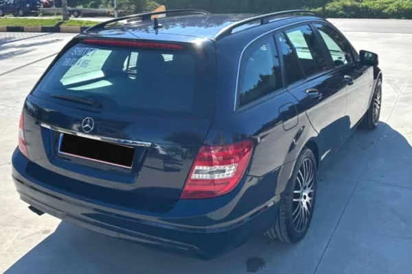 Makina ne shitje ne Fier - 6,400 Euro