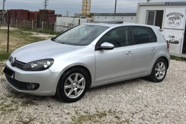 Makina ne shitje ne Tirane - 4,700 Euro