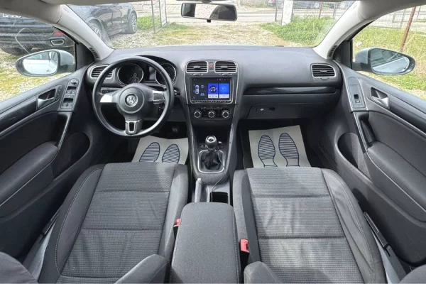 Makina ne shitje ne Tirane - 4,700 Euro