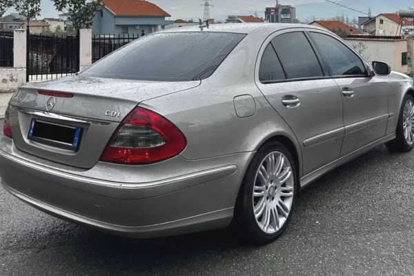 Makina ne shitje ne Tirane - 5,200 Euro