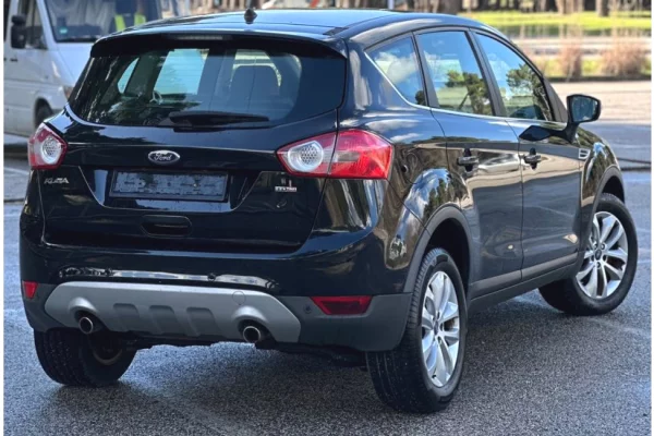 Auto in Vendita a Tirana, Ford, 2010 Diesel,Kambio Automatik Pagamento 6,300  Euro.