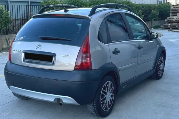 Auto in Vendita a Tirana, Citroen, 2002 Benzine,Kambio Automatik Pagamento 2,900  Euro.