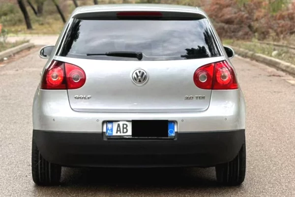 Makina ne shitje ne Tirane - 4,200 Euro