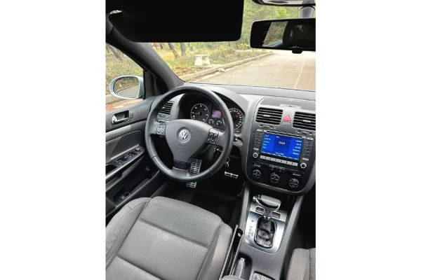 Makina ne shitje ne Tirane - 4,200 Euro