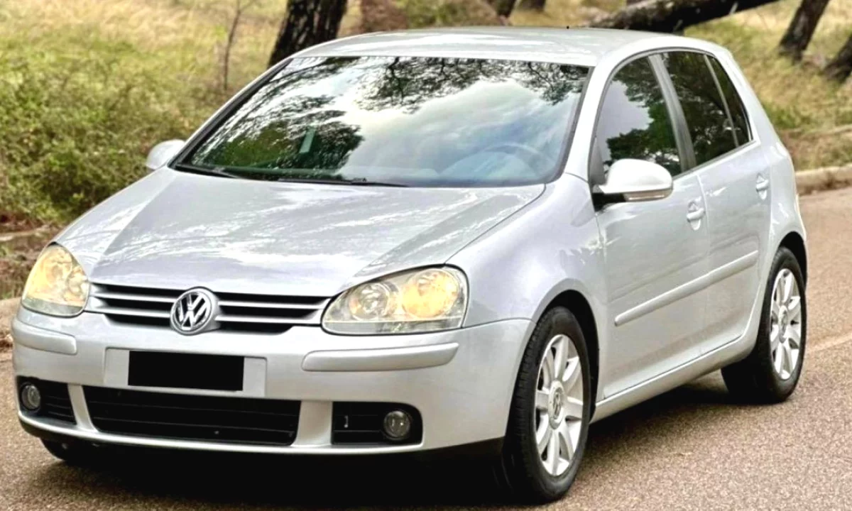 Makina ne shitje ne Tirane, Volkswagen, 2005 Diesel,Kambio Automatik Pagesa 4,200  Euro.