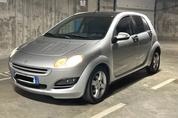 Makina ne shitje ne Tirane - 2,500 Euro