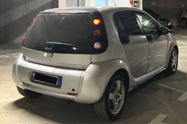 Makina ne shitje ne Tirane - 2,500 Euro