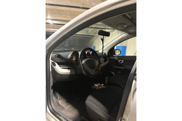 Makina ne shitje ne Tirane - 2,500 Euro