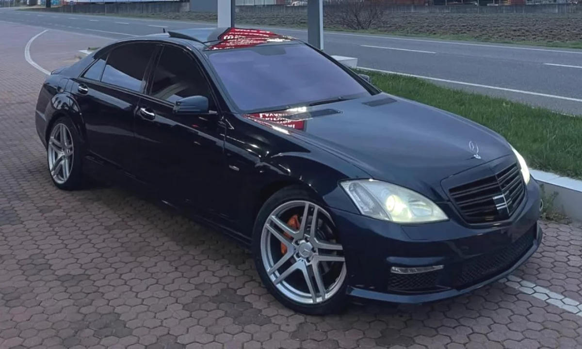 Makina ne shitje ne Tirane, Mercedes-Benz, 2007 Diesel,Kambio Automatik Pagesa 6,999  Euro.
