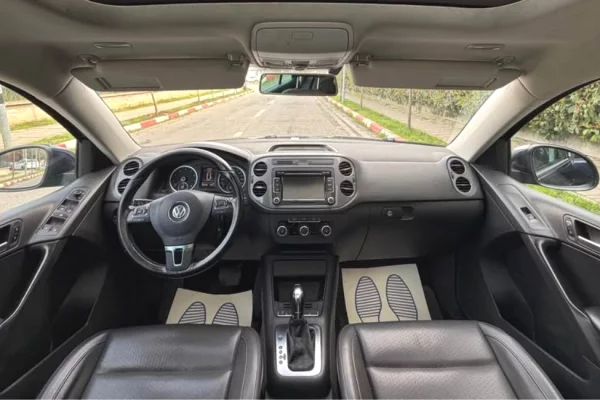 Makina ne shitje ne Tirane, Volkswagen, 2013 Benzine,Kambio Automatik Pagesa 5,800  Euro.