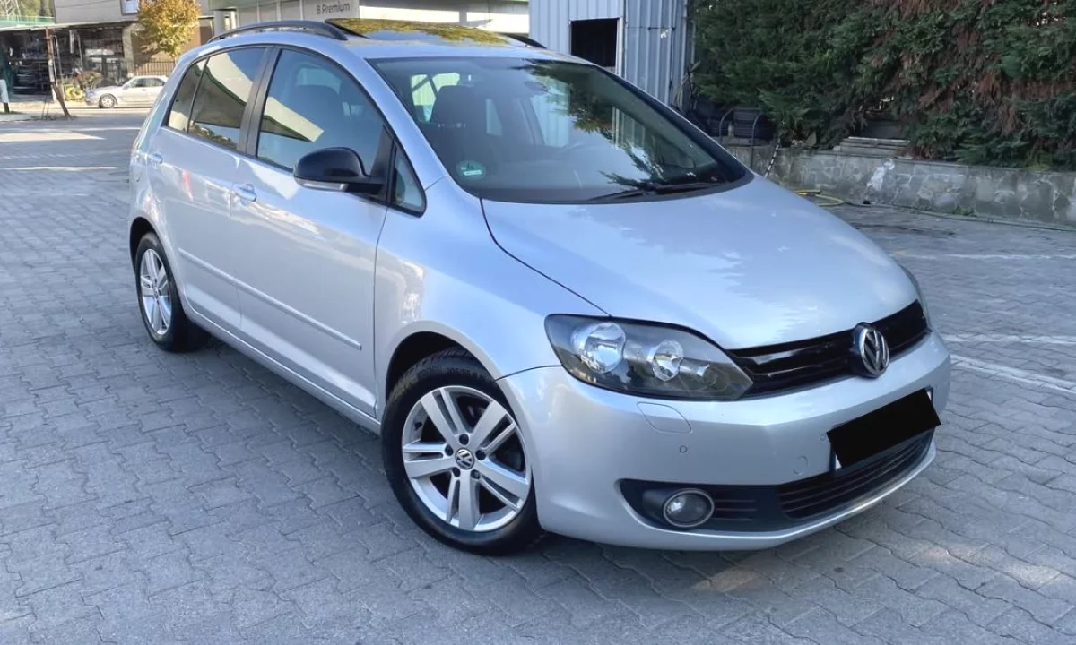 Makina ne shitje ne Tirane, Volkswagen, 2012 Diesel,Kambio Automatik Pagesa 8,300  Euro.