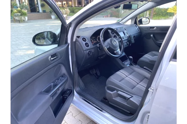 Makina ne shitje ne Tirane - 8,300 Euro