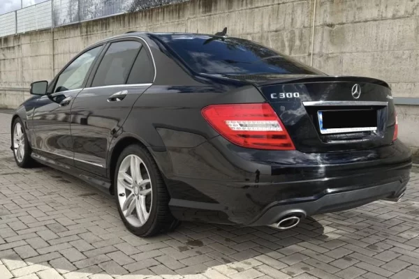 Makina ne shitje ne Tirane - 9,500 Euro