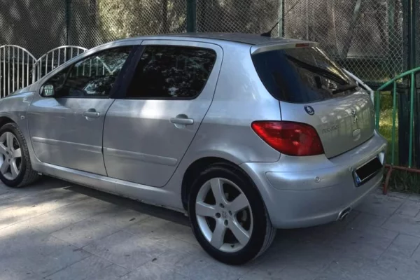 Auto in Vendita a Tirana, Peugeot, 2007 Diesel,Kambio Manual Pagamento 2,500  Euro.