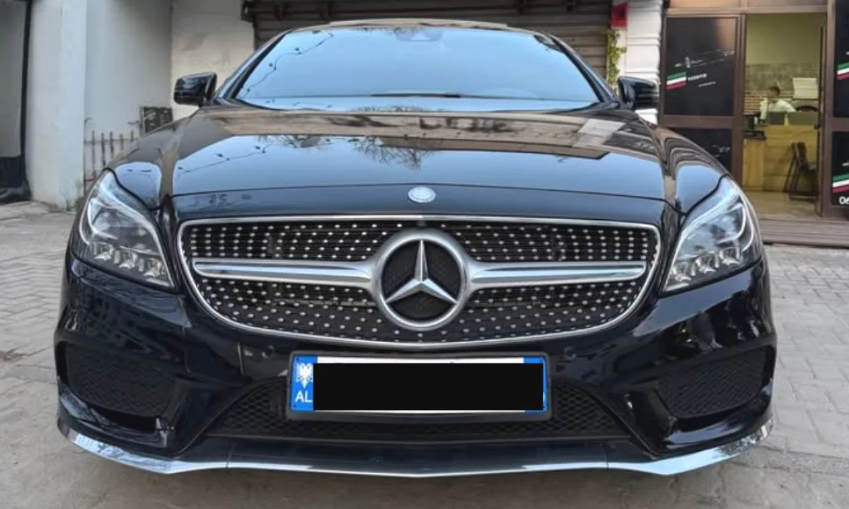 Makina ne shitje ne Durres, Mercedes-Benz, 2017 Diesel,Kambio Automatik Pagesa 19,000  Euro.