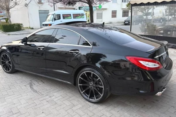 Makina ne shitje ne Durres - 19,000 Euro