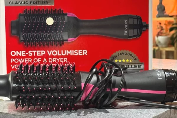 Different articles a Tirana - 30 Euro