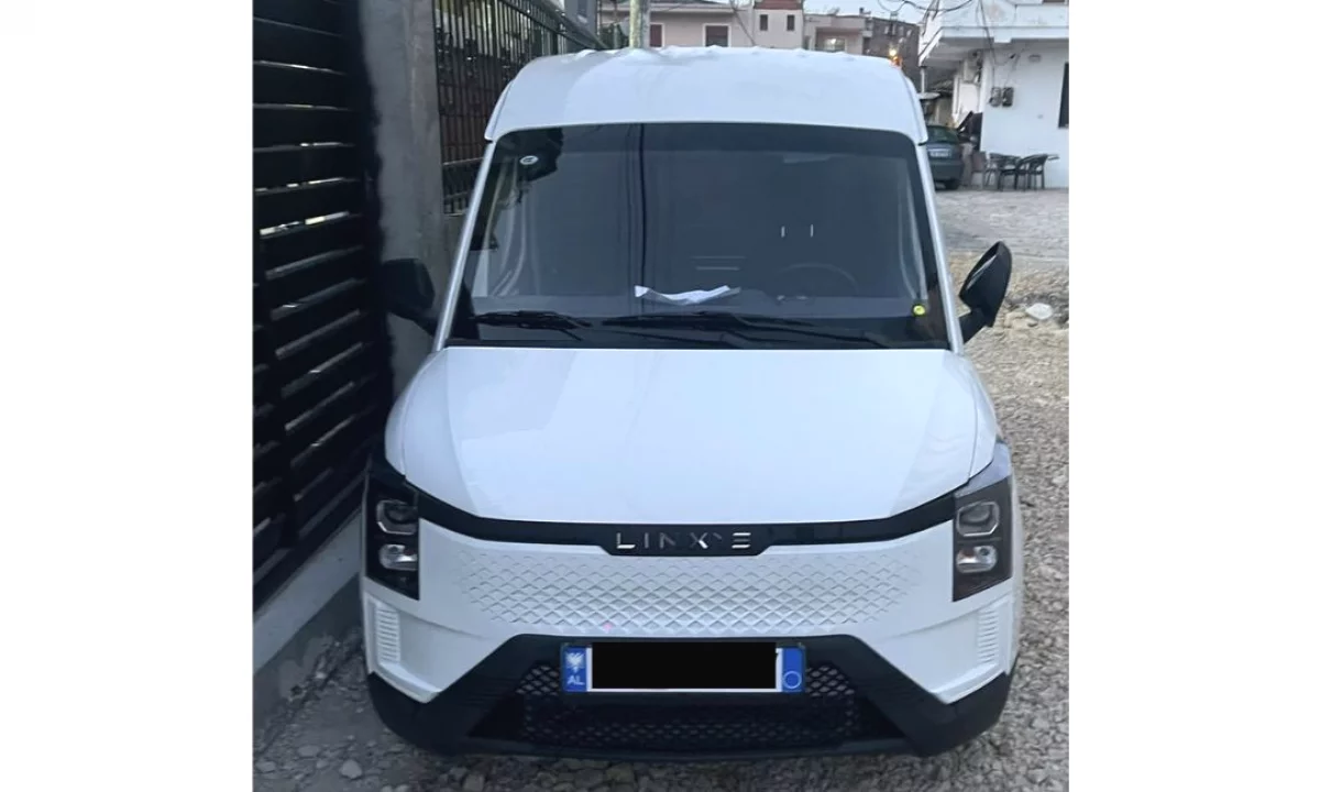 Makina ne shitje ne Tirane, Tjeter, 2025 Elektrike,Kambio Automatik Pagesa 15,700  Euro.