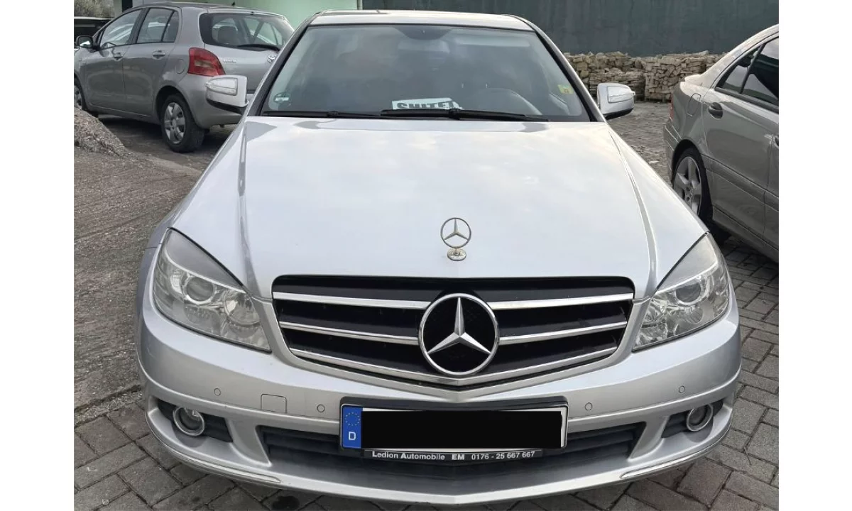 Makina ne shitje ne Tirane, Mercedes-Benz, 2008 gasoline-gas,Kambio Automatik Pagesa 5,600  Euro.