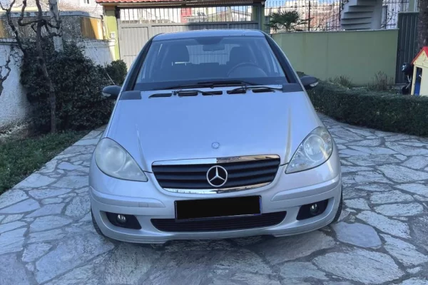 Makina ne shitje ne Tirane - 1,500 Euro