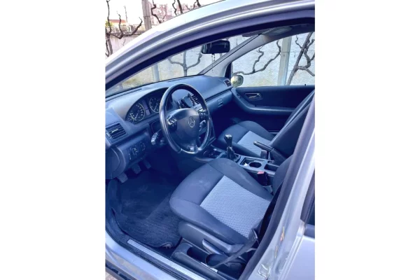 Makina ne shitje ne Tirane - 1,500 Euro