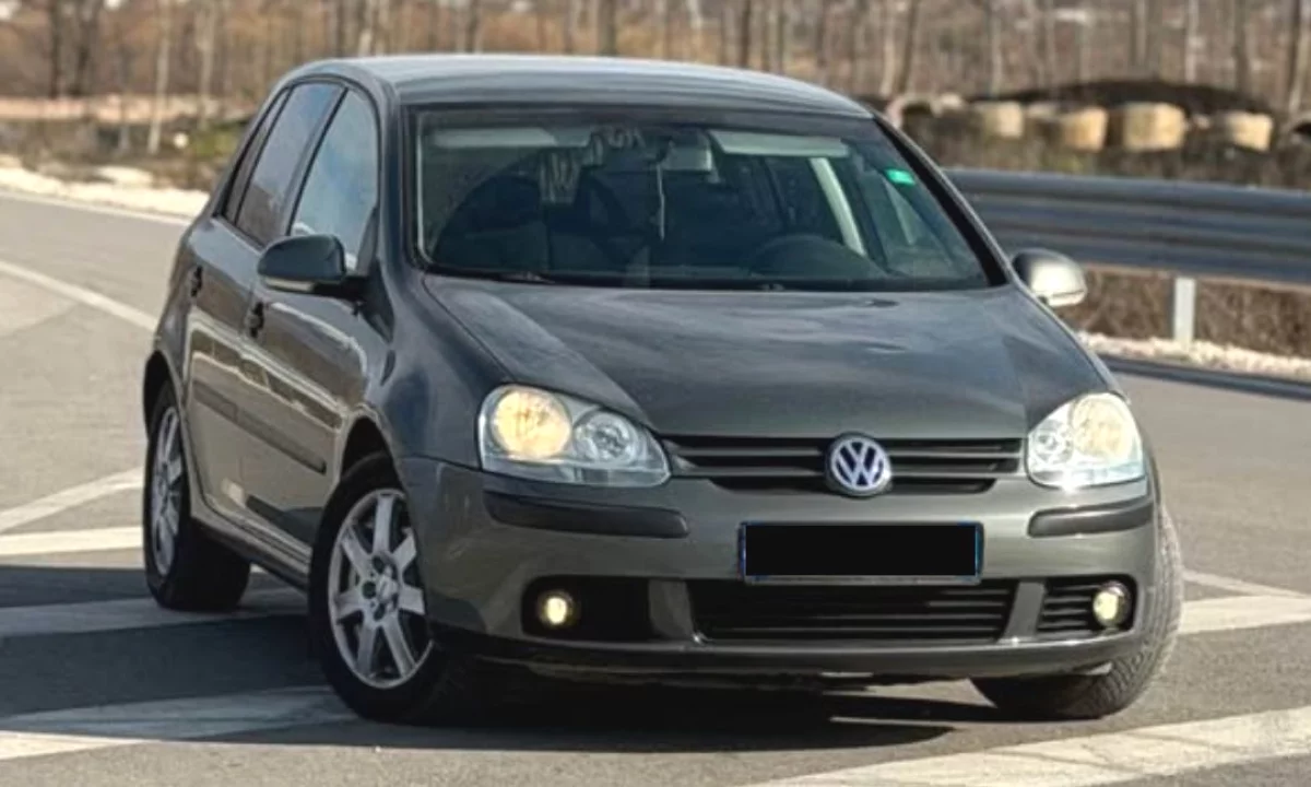 Makina ne shitje ne Pogradec, Volkswagen, 2004 gasoline-gas,Kambio Manual Pagesa 3,200  Euro.