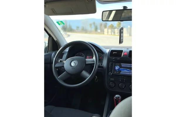 Makina ne shitje ne Pogradec - 3,200 Euro