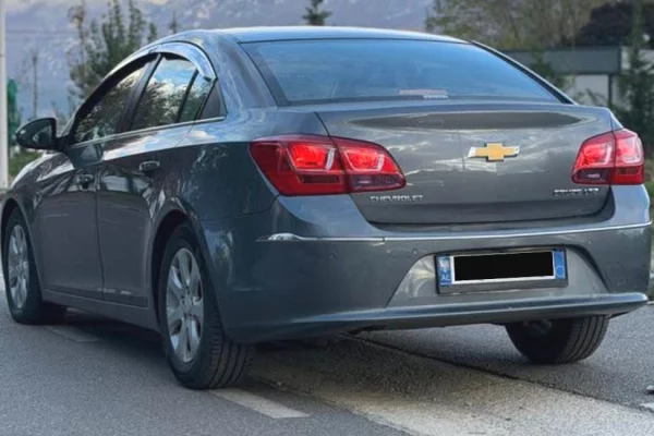 Auto in Vendita a Pogradec, Chevrolet, 2015 Diesel,Kambio Automatik Pagamento 5,800  Euro.